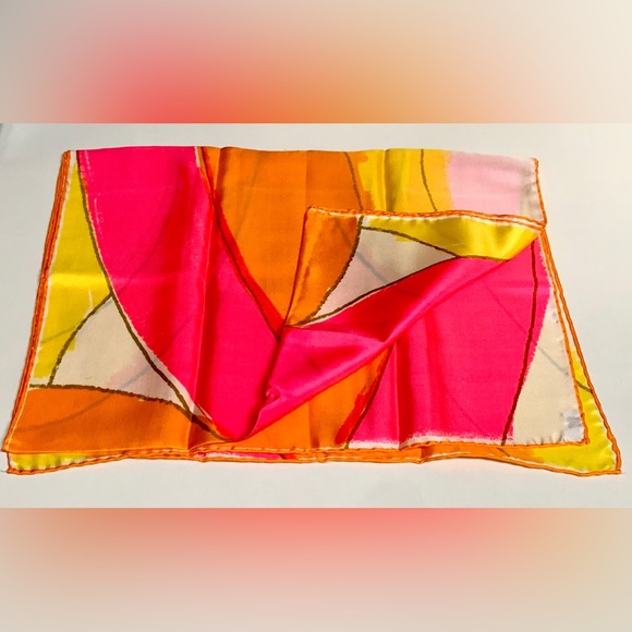 Vintage 1970s VERA NEUMANN Hand Rolled All Silk 44” x 15” Scarf Wrap Kerchief - Picture 15 of 16